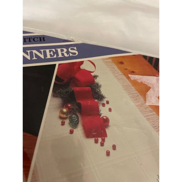 Leisure Arts Table Runners Cross Stitch Kit By Barbara Finwall  4 Designs - Picture 12 of 13